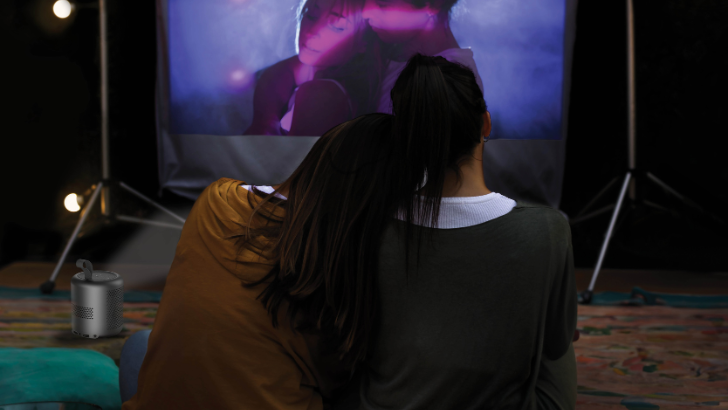 THOMSON wprowadza do Polski dwa projektory z Google TV - jeden z nich waży tylko 0,68 kg