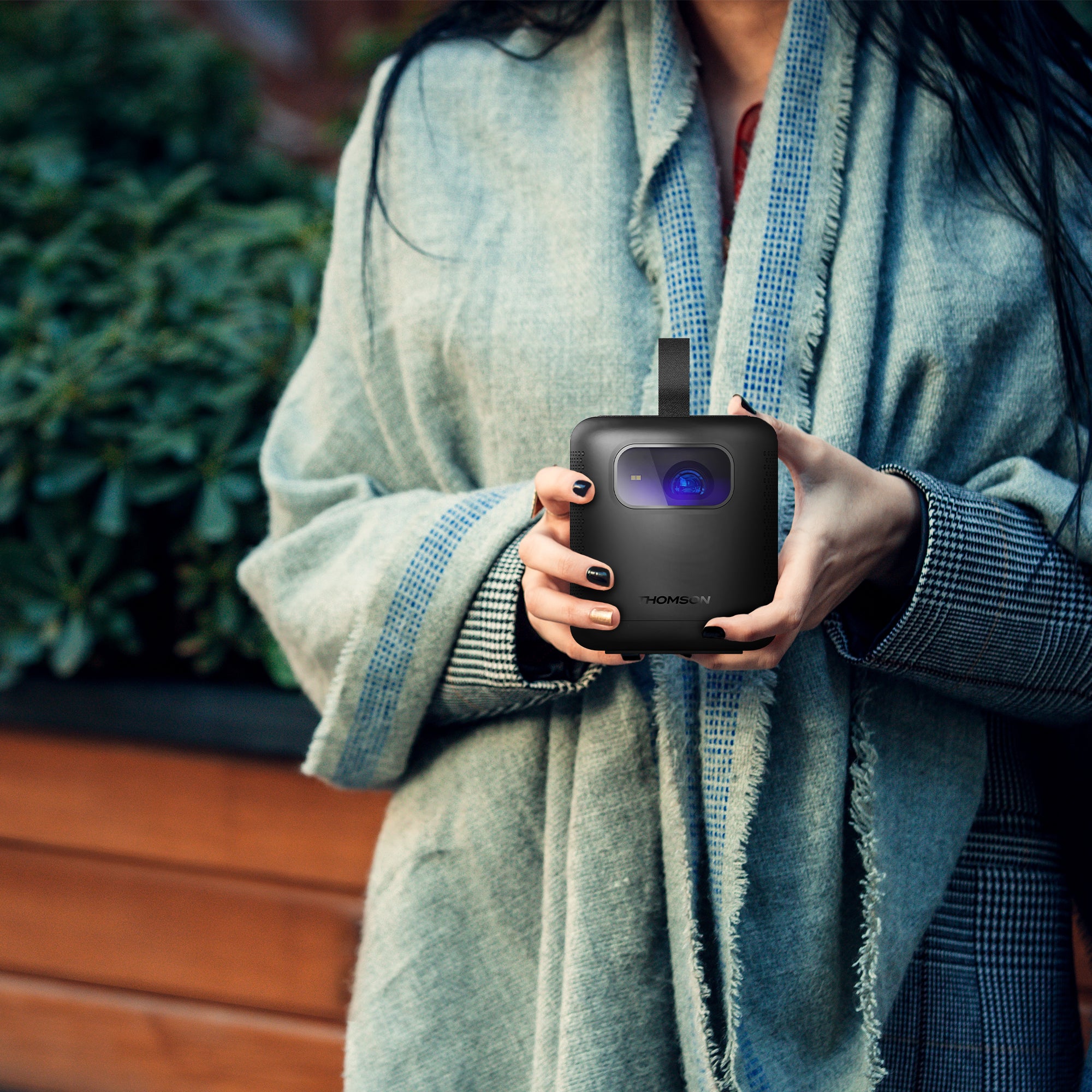 Thomson Smart Portable Projector Vega